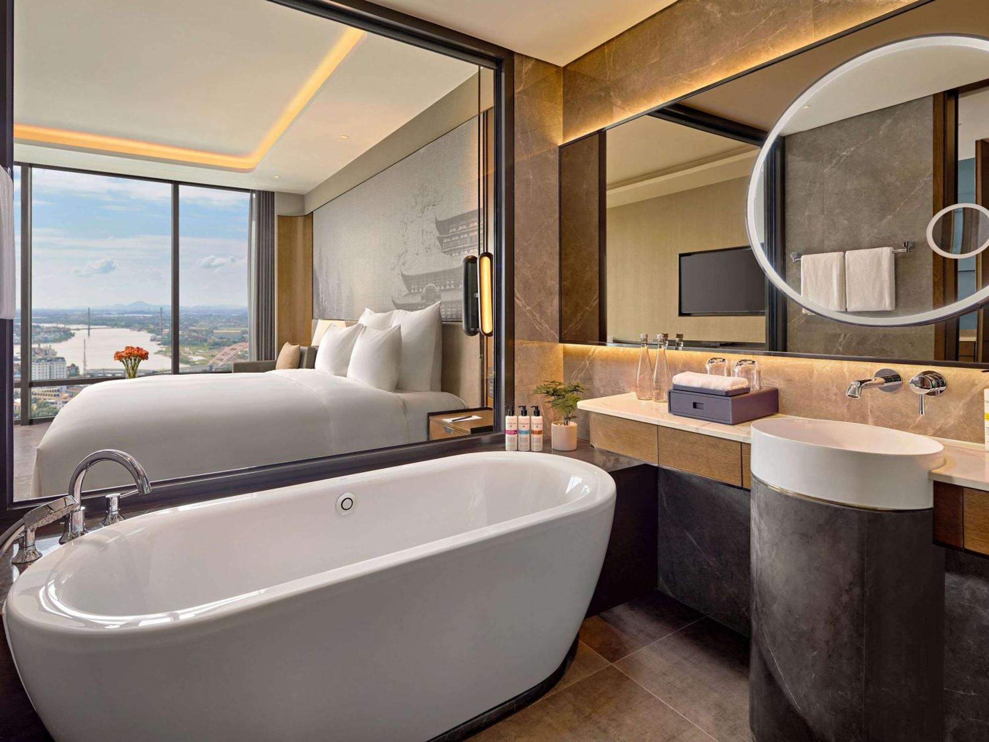 Pullman Hai Phong Grand Hotel מראה חיצוני תמונה